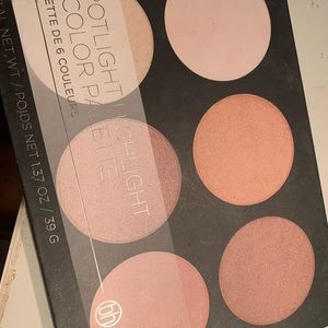 Bh cosmetics highlighter.